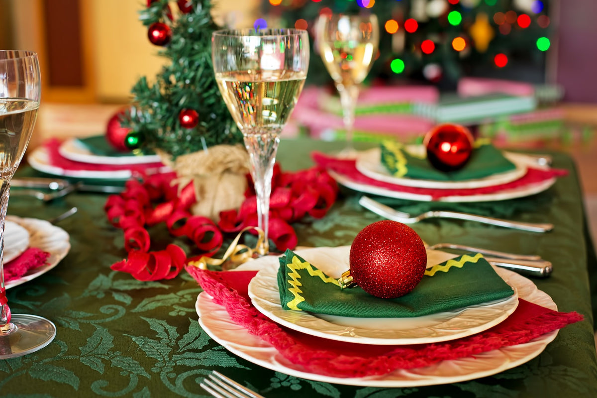 http://www.paulinamarket.com/cdn/shop/collections/christmas-table-ge7ec5857b_1920_1200x1200.jpg?v=1669654536